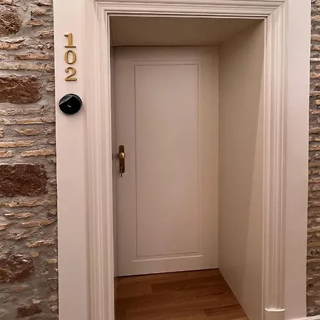 Martina Πανσιόν 4*