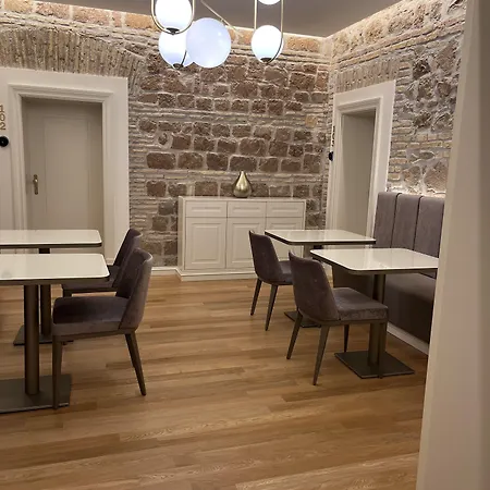 Πανσιόν Martina 4*