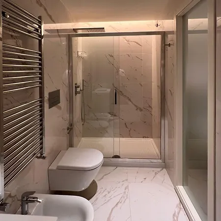 Martina Πανσιόν