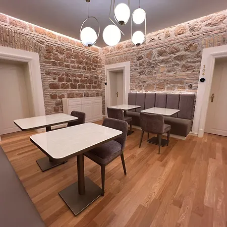 Πανσιόν Martina 4*