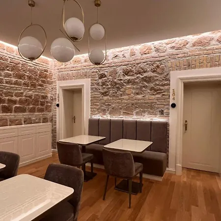 Martina Guest house *